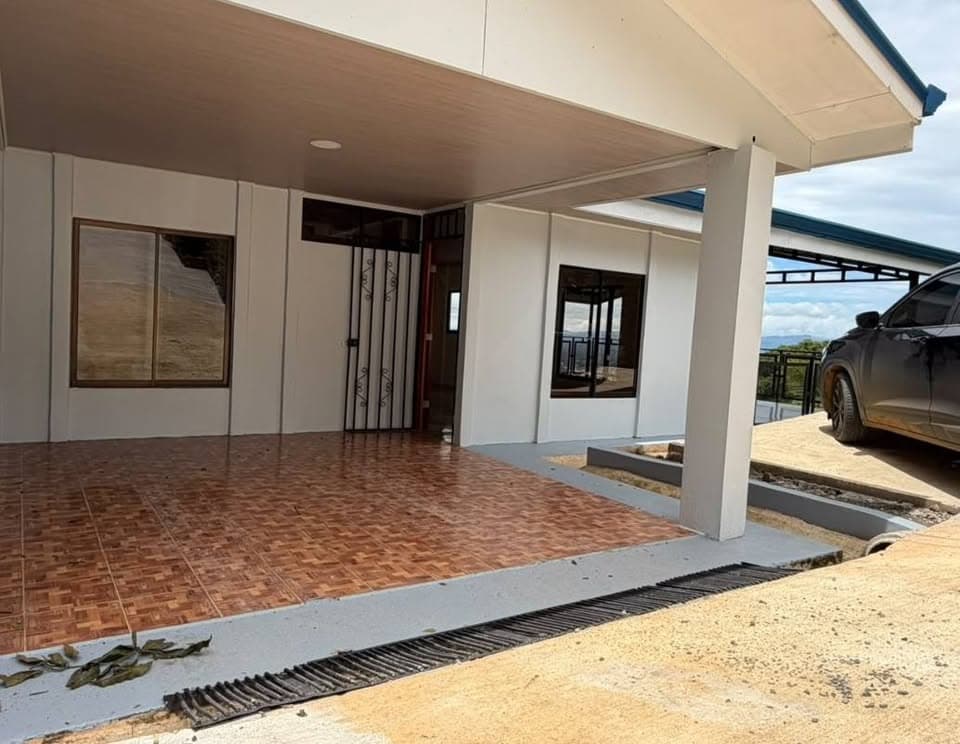 Neues Haus mit Aussicht in San Rafael Norte, Pérez Zeledón – Foto 1 von 14
